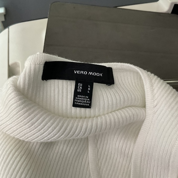 Vero Moda Large Sweetheart Tank - Picture 3 of 3